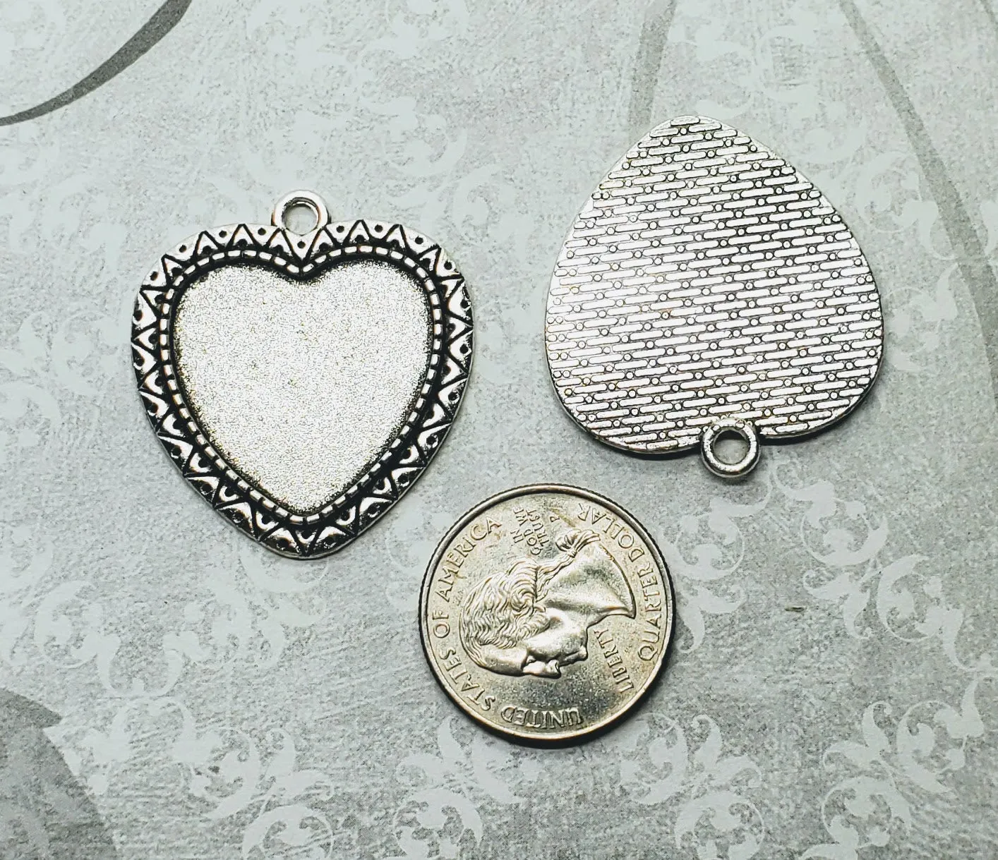 Antique Silver 25mm Heart Pendant Settings Bezels (2) - L1107