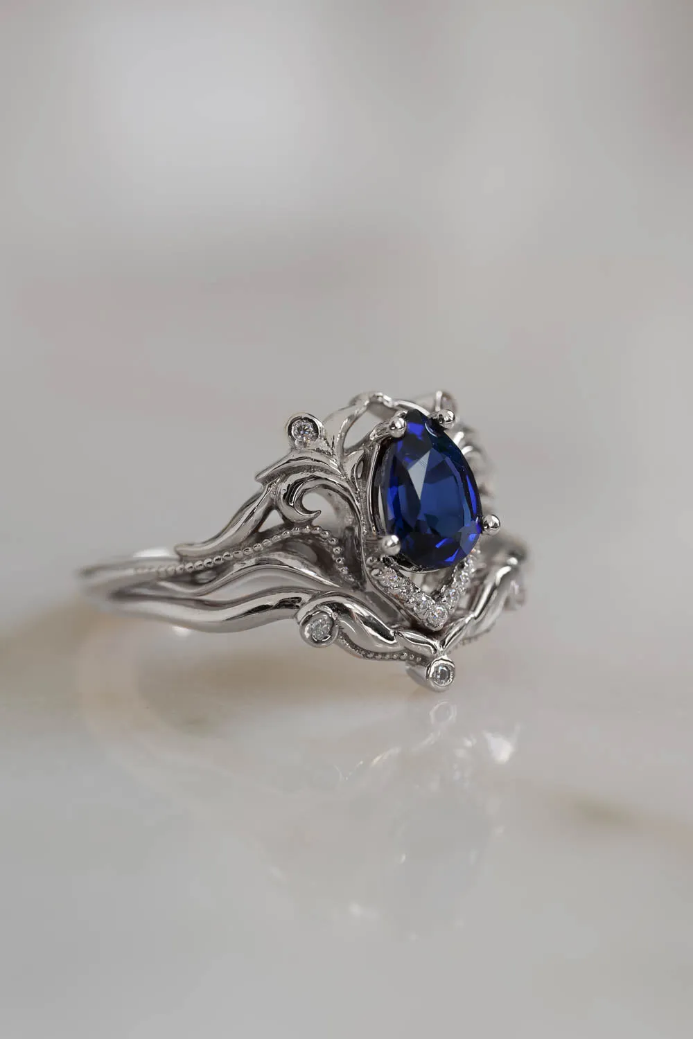 Art nouveau bridal ring set with lab sapphire / Lida small