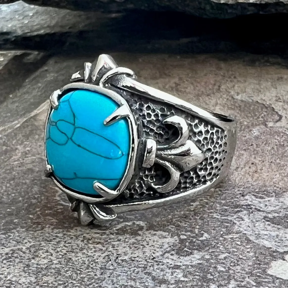 Blue Stone - Fleur-di-lis - R77