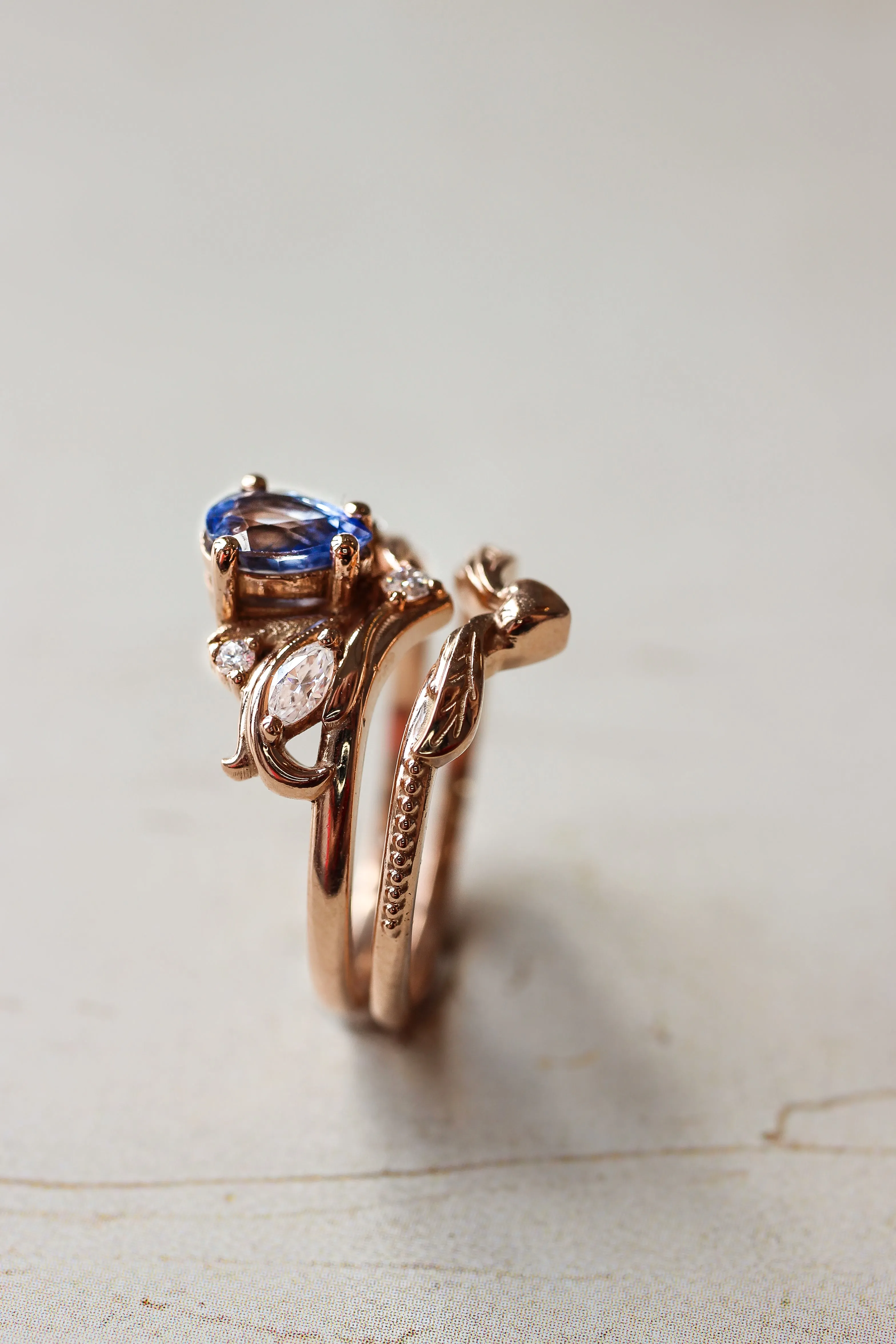 Bridal ring set with pear cut sapphire / Swanlake