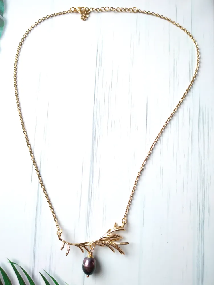 Feather with a Black Pearl Collarbone Necklace