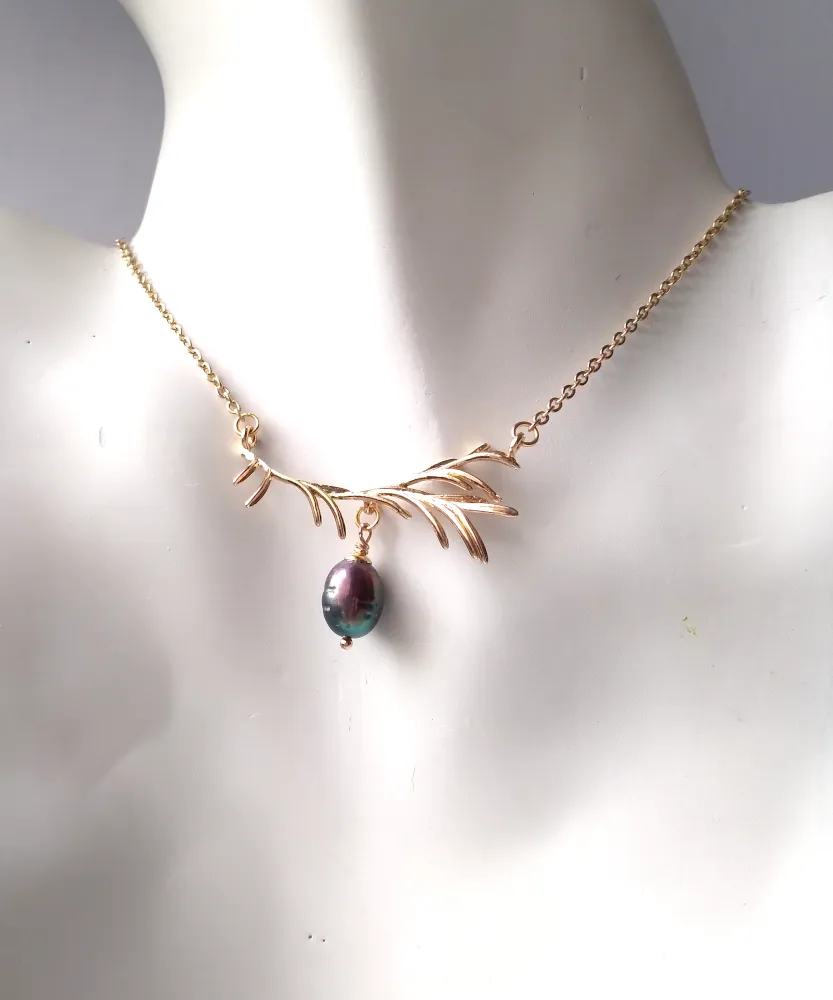 Feather with a Black Pearl Collarbone Necklace