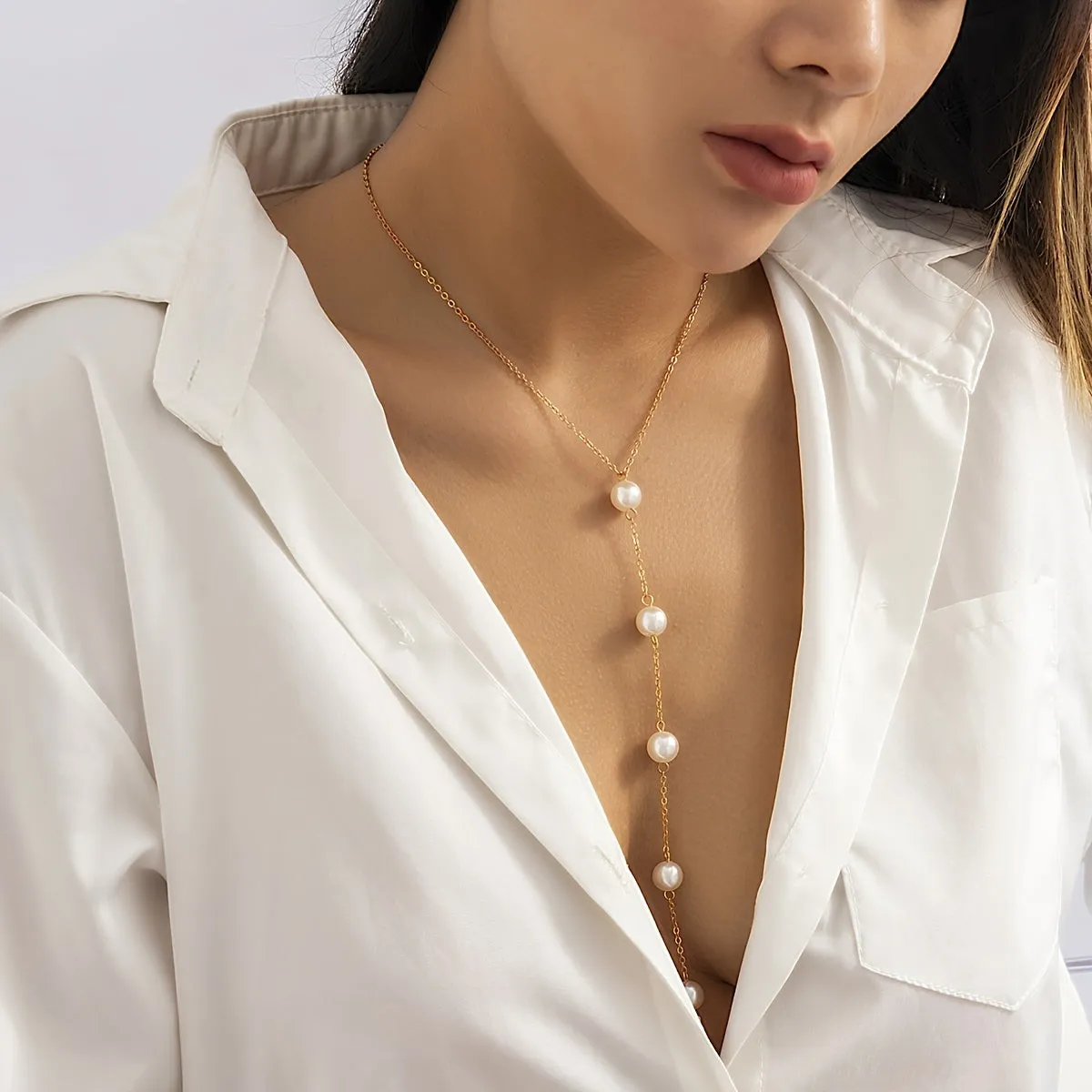 Gorgeous Pearl Pendant Necklace - Sexy Back Chain for a Stylish Look