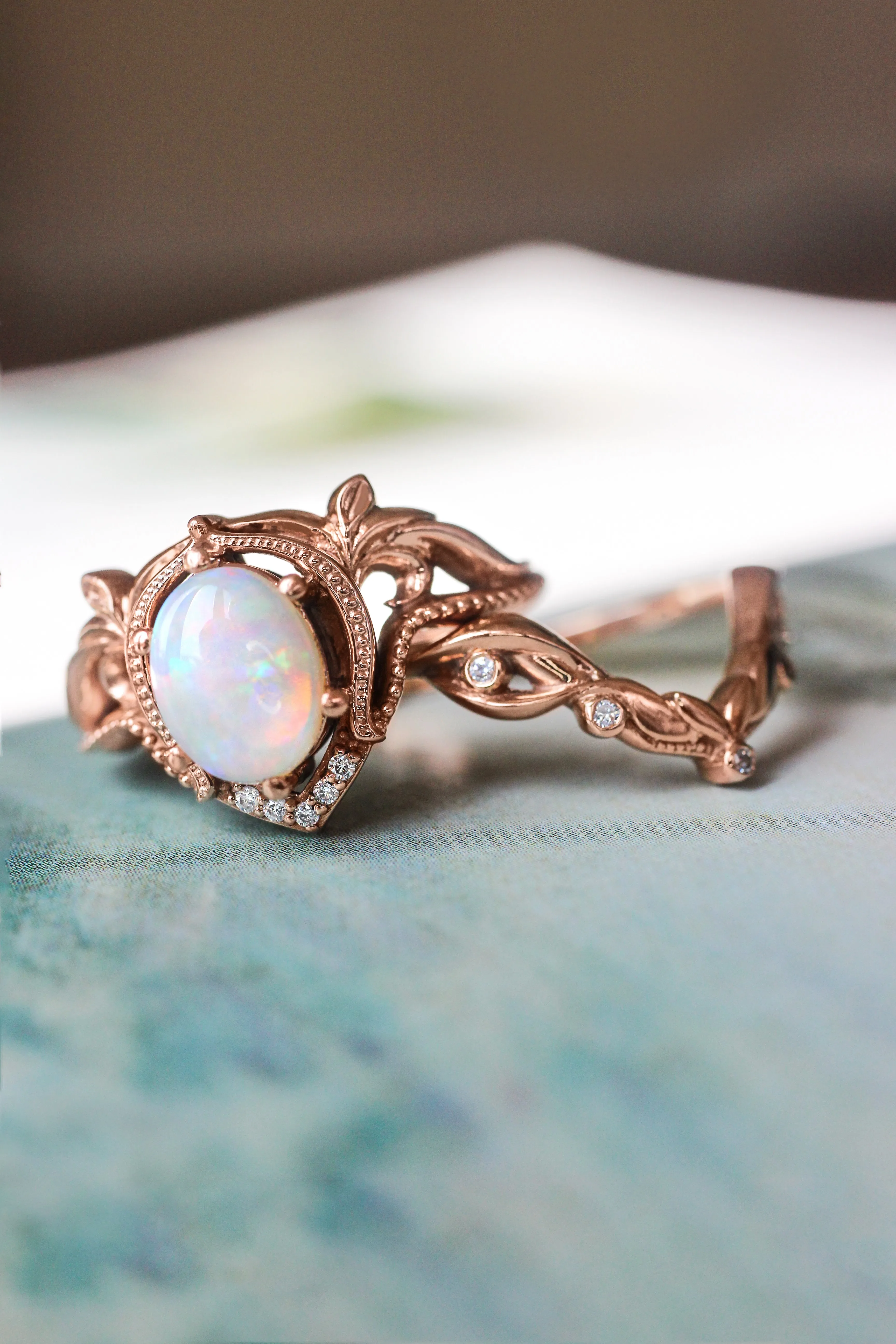 Opal and diamonds bridal ring set / Lida oval